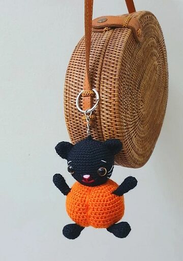 14 Cat Keychain Free Crochet Patterns